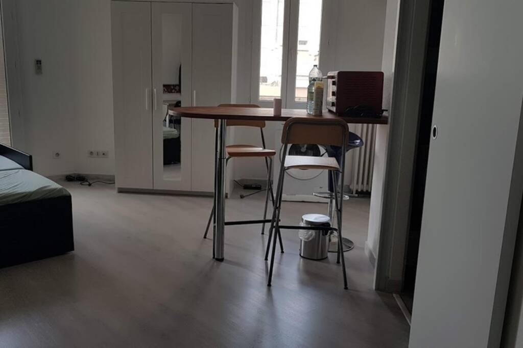 Studio With Sea View For 2 People Toulon Exterior foto